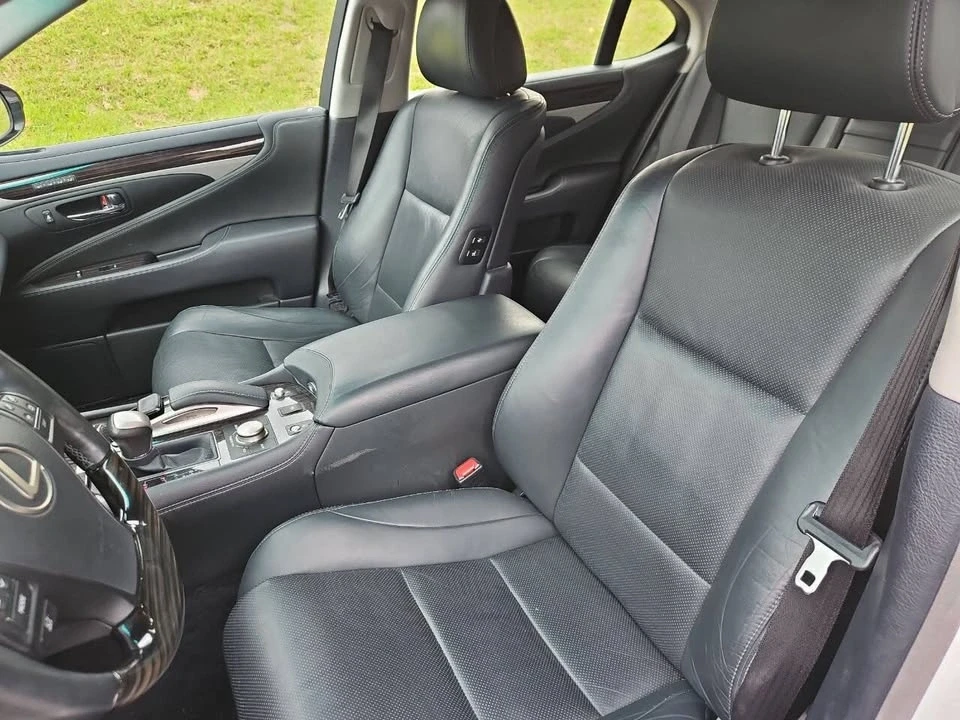 2017 Lexus LS 4th Gen - Image 11 of 20