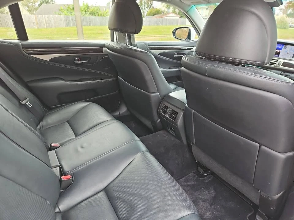 2017 Lexus LS 4th Gen - Image 14 of 20
