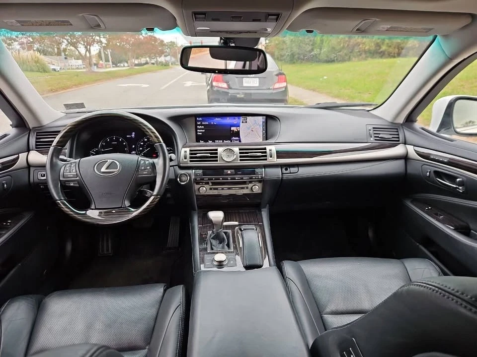 2017 Lexus LS 4th Gen - Image 17 of 20