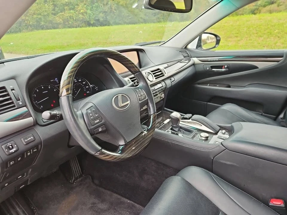 2017 Lexus LS 4th Gen - Image 10 of 20