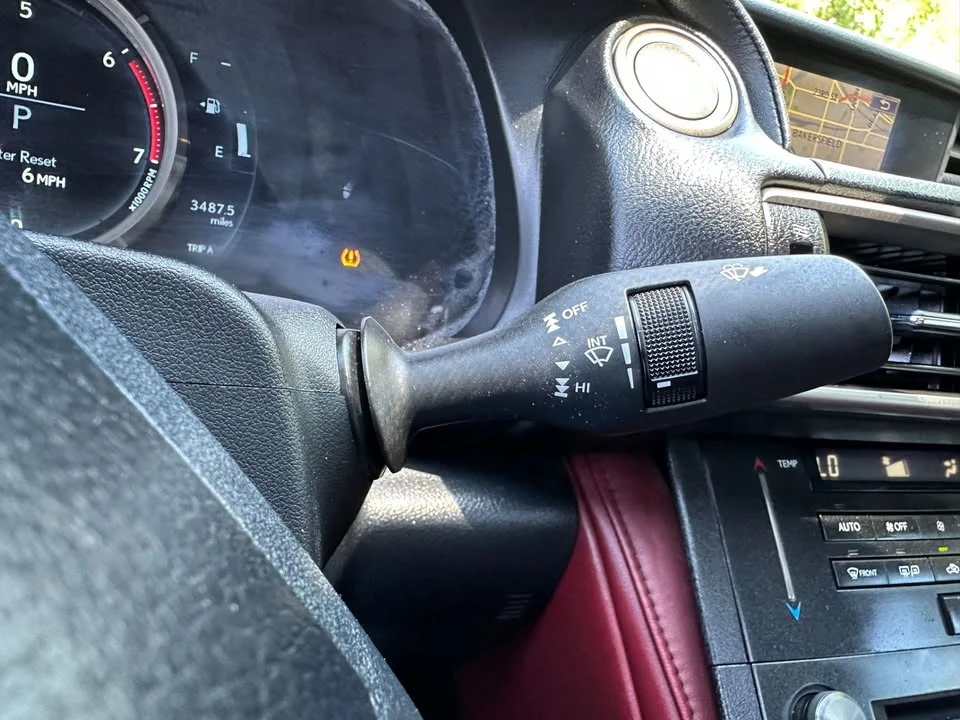 2017 Lexus RC - Image 15 of 20