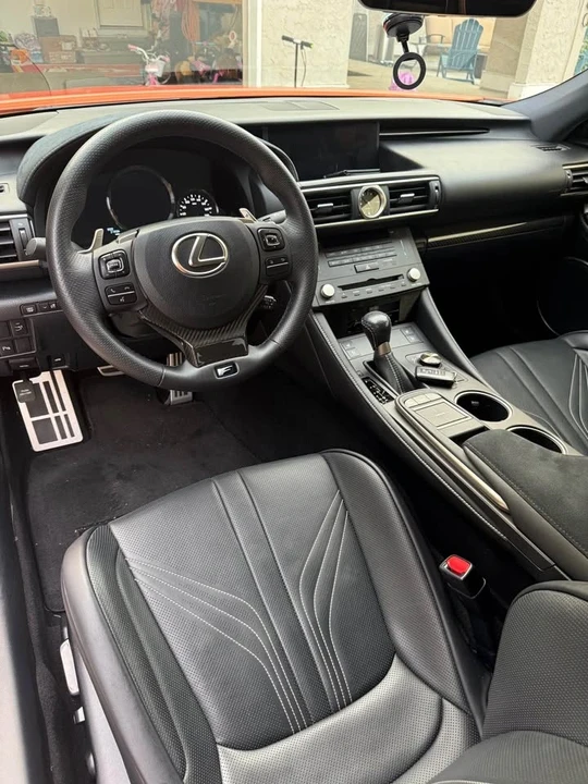 2017 Lexus RC - Image 10 of 15