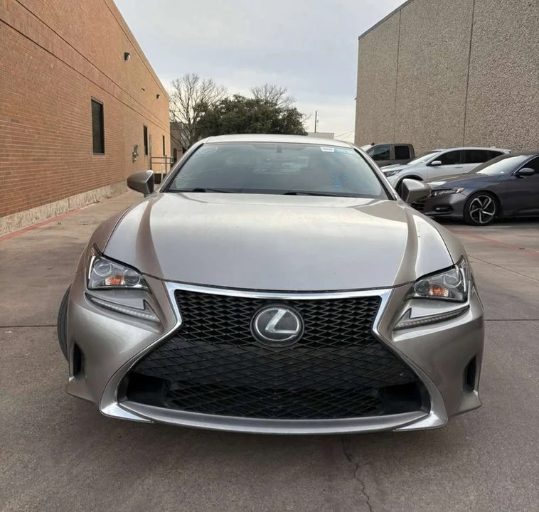 2017 Lexus RC - Image 2 of 12
