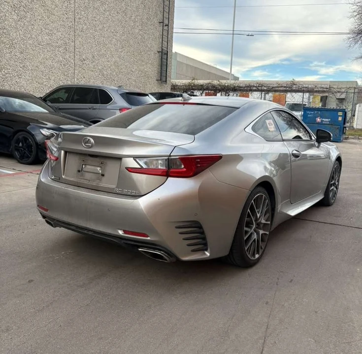 2017 Lexus RC - Image 4 of 12