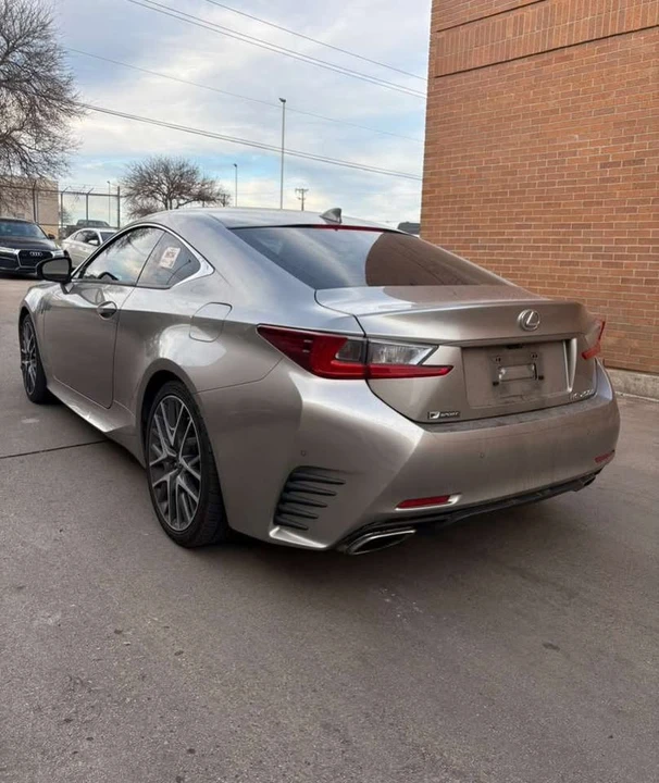 2017 Lexus RC - Image 5 of 12