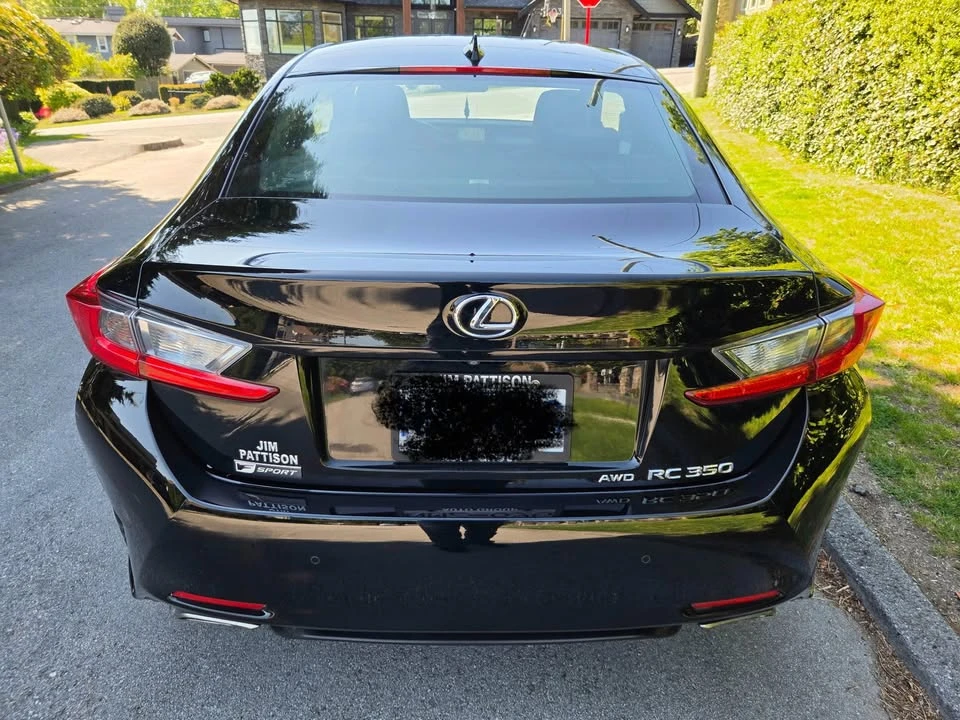 2017 Lexus RC - Image 9 of 10
