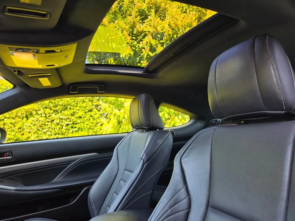 2017 Lexus RC - Image 7 of 10