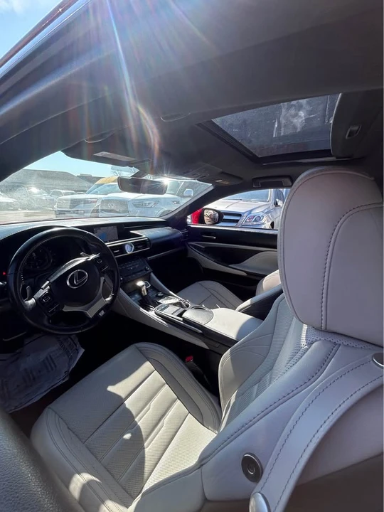 2017 Lexus RC - Image 8 of 8
