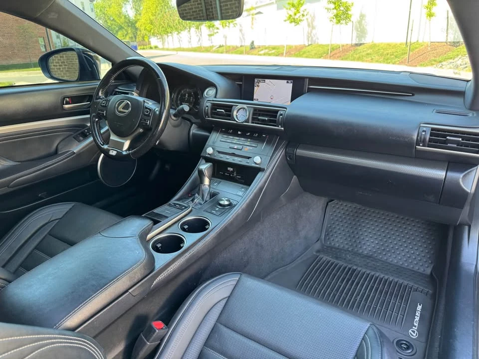 2017 Lexus RC - Image 10 of 16