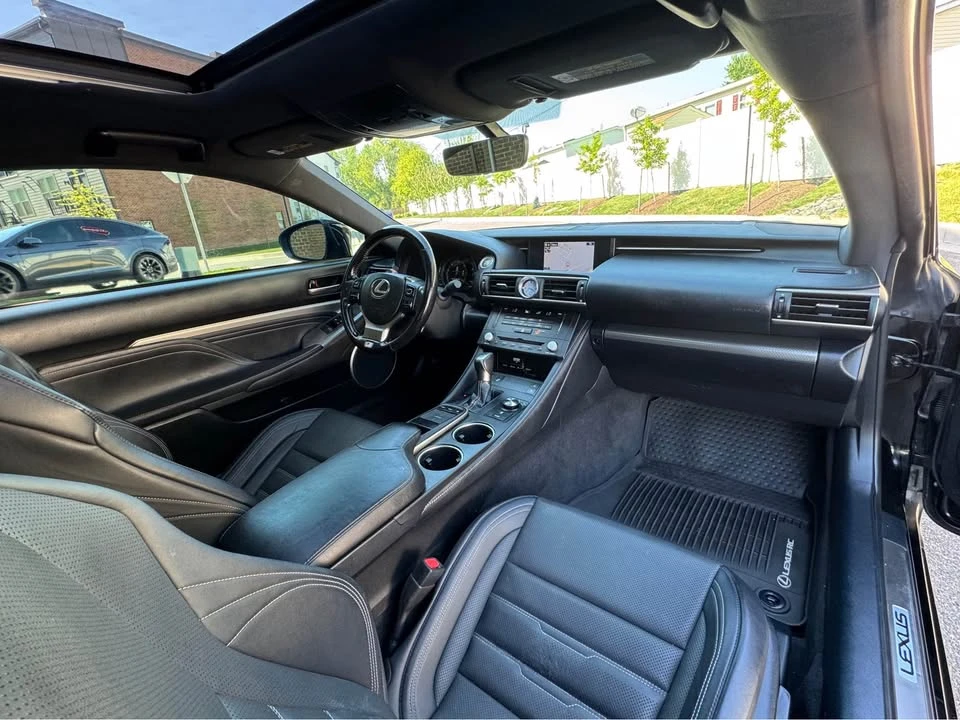 2017 Lexus RC - Image 9 of 16