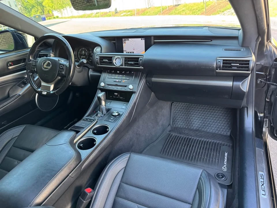 2017 Lexus RC - Image 11 of 16