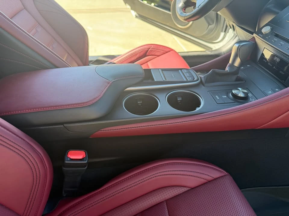2017 Lexus RC - Image 12 of 13