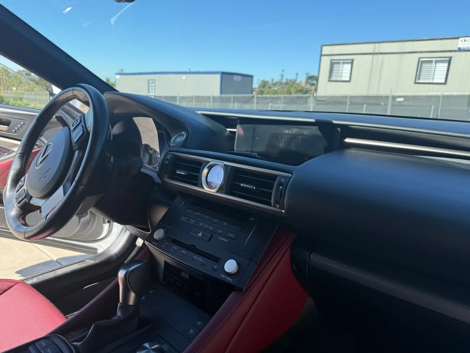 2017 Lexus RC - Image 10 of 13