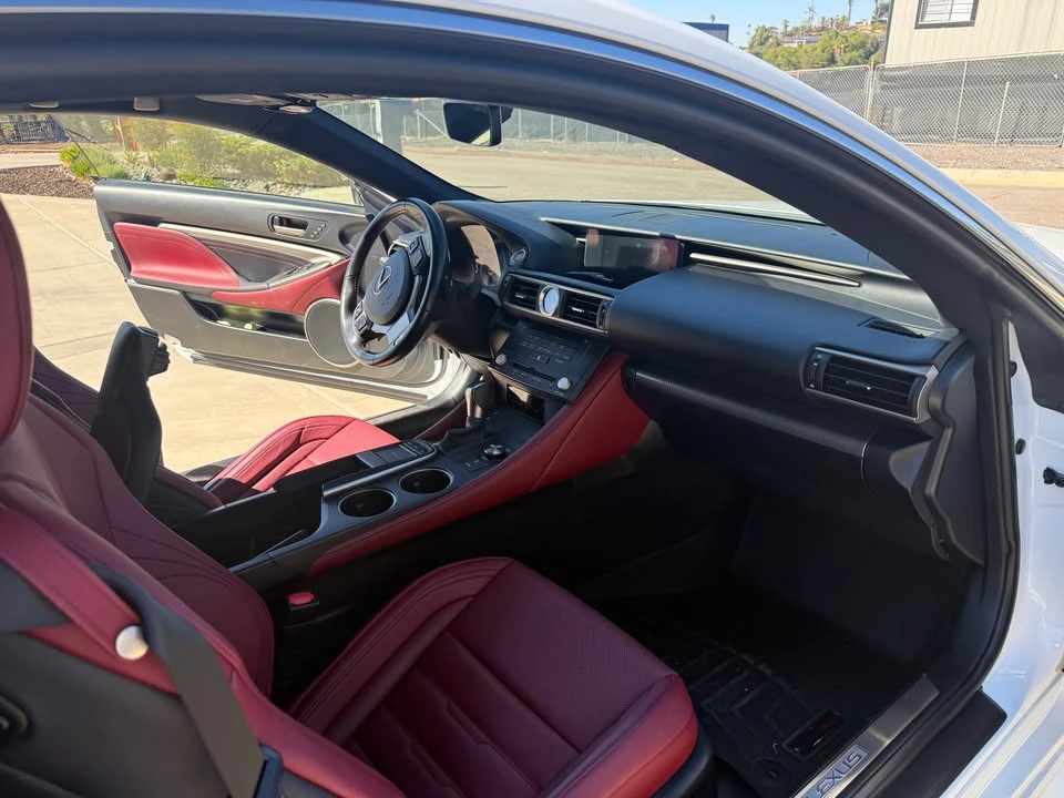 2017 Lexus RC - Image 11 of 13
