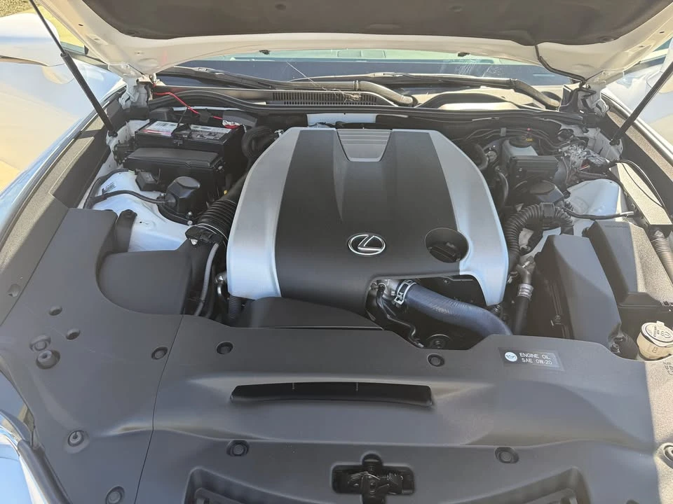 2017 Lexus RC - Image 6 of 13