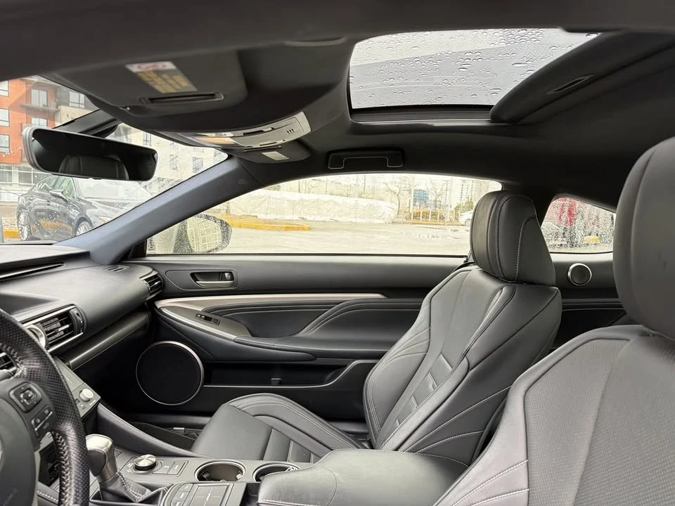 2017 Lexus RC - Image 18 of 19