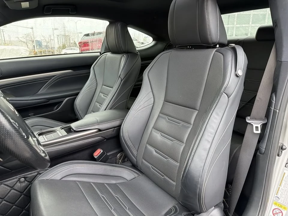 2017 Lexus RC - Image 11 of 19