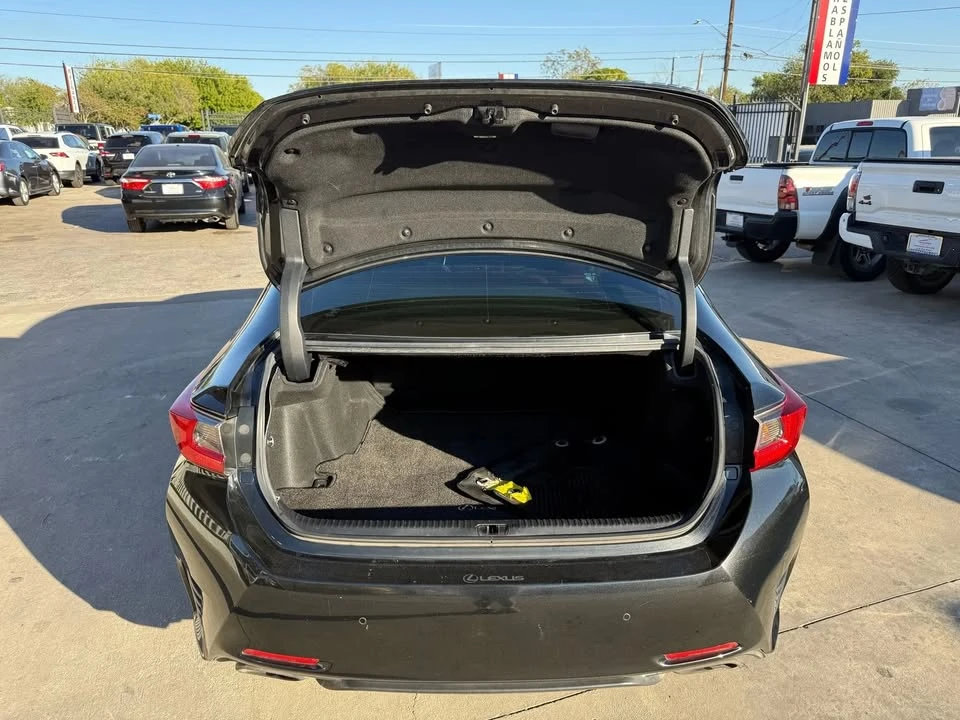 2017 Lexus RC - Image 9 of 17