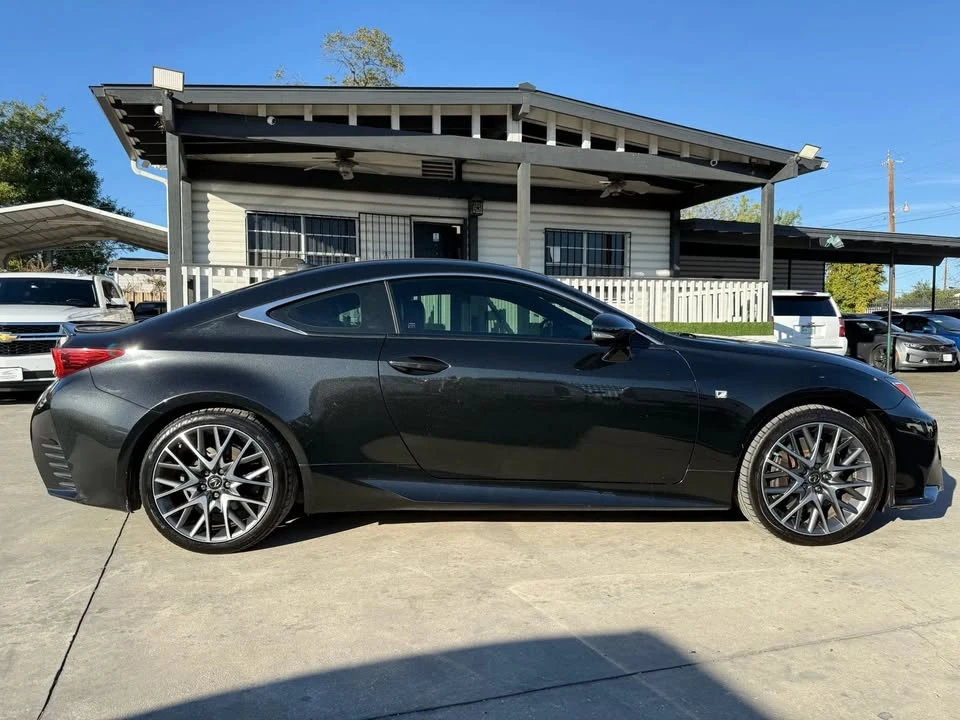 2017 Lexus RC - Image 5 of 17