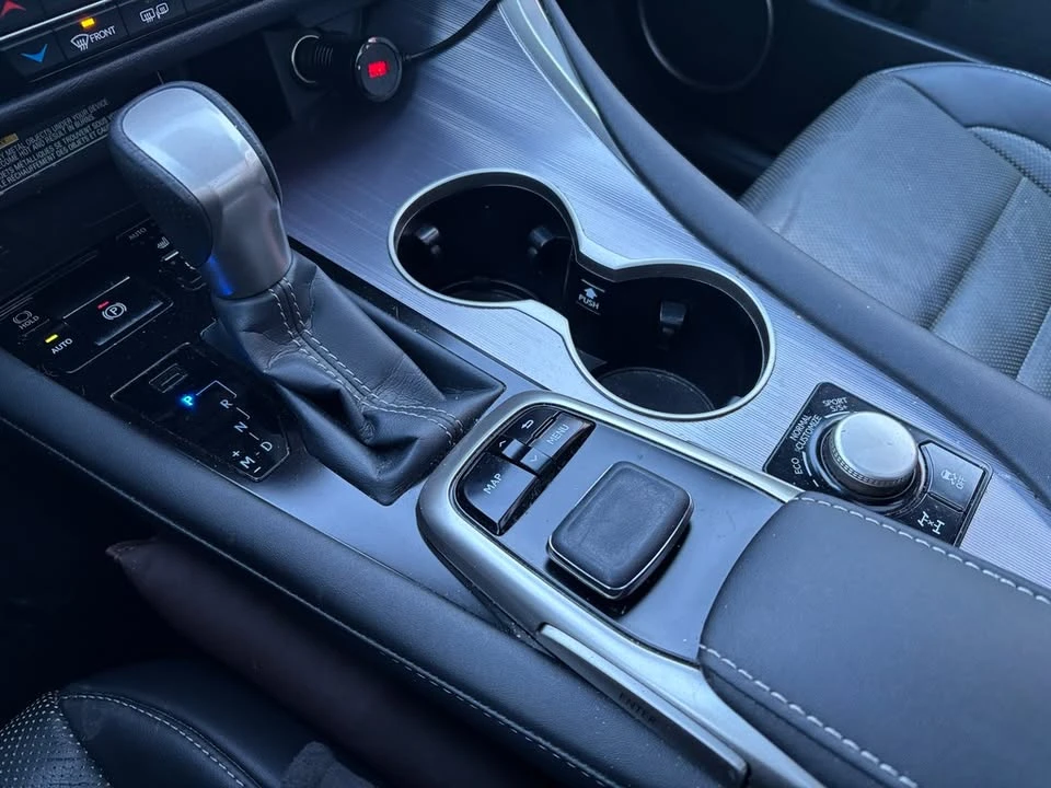 2017 Lexus RX 4th Gen - Image 16 of 18