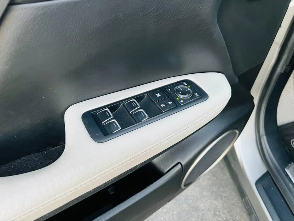 2017 Lexus RX 4th Gen - Image 7 of 20