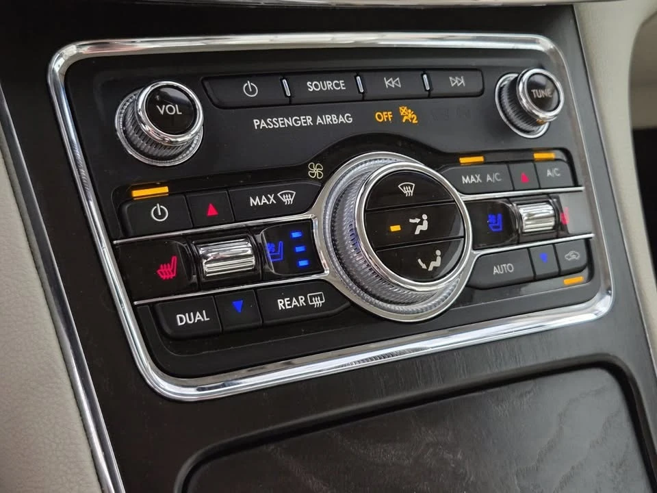 2017 Lincoln Continental 10th Gen - Image 11 of 11
