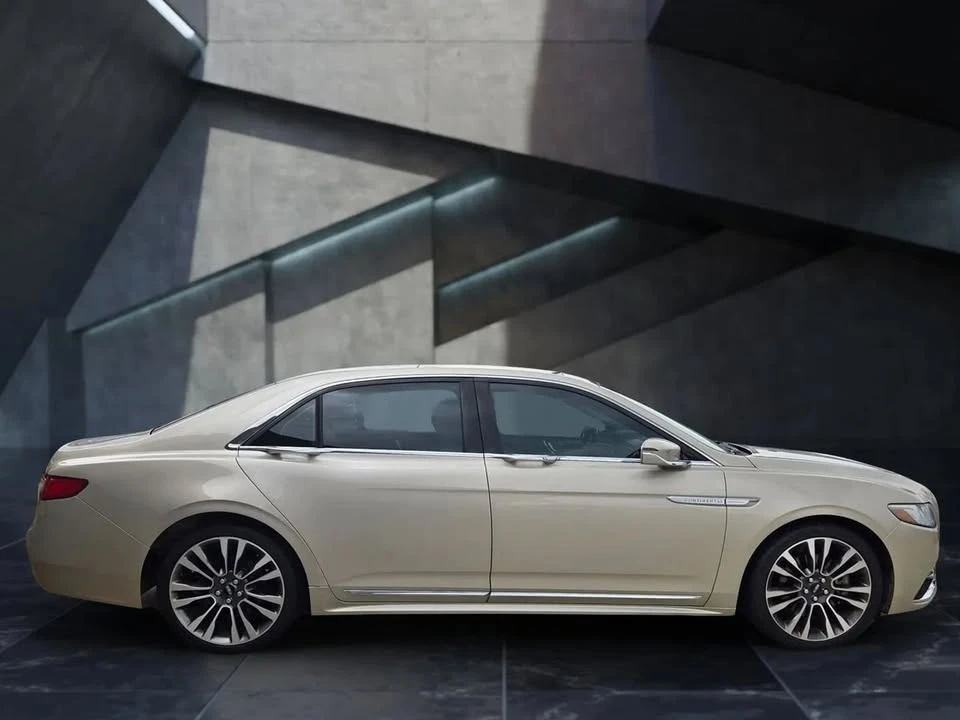 2017 Lincoln Continental 10th Gen - Image 5 of 20