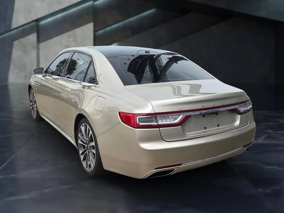 2017 Lincoln Continental 10th Gen - Image 3 of 20