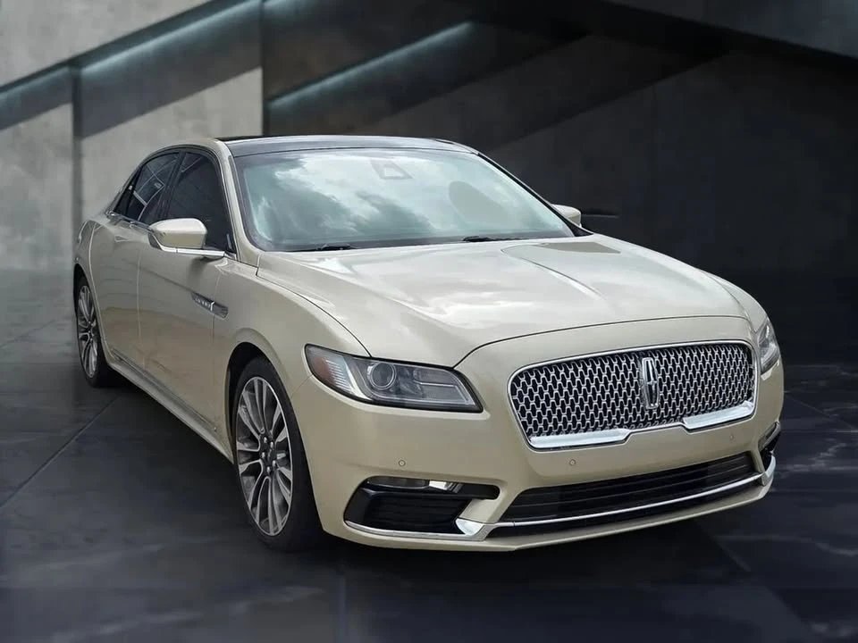 2017 Lincoln Continental 10th Gen - Image 2 of 20