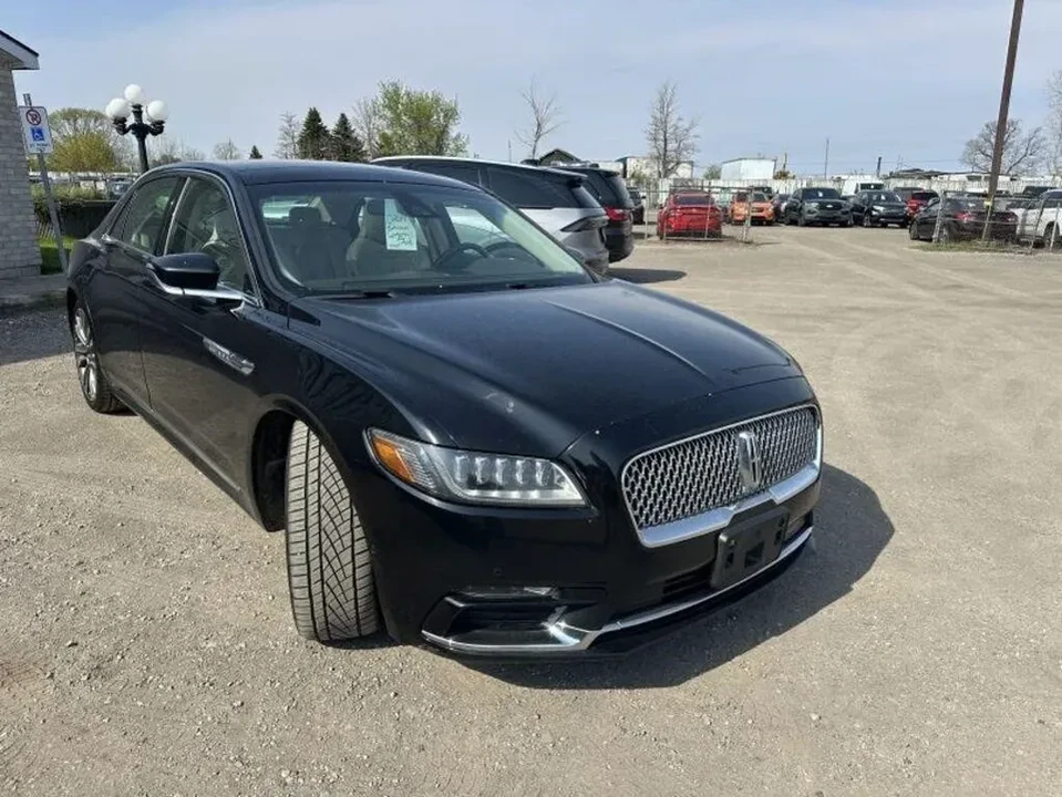 2017 Lincoln Continental 10th Gen - Image 2 of 8