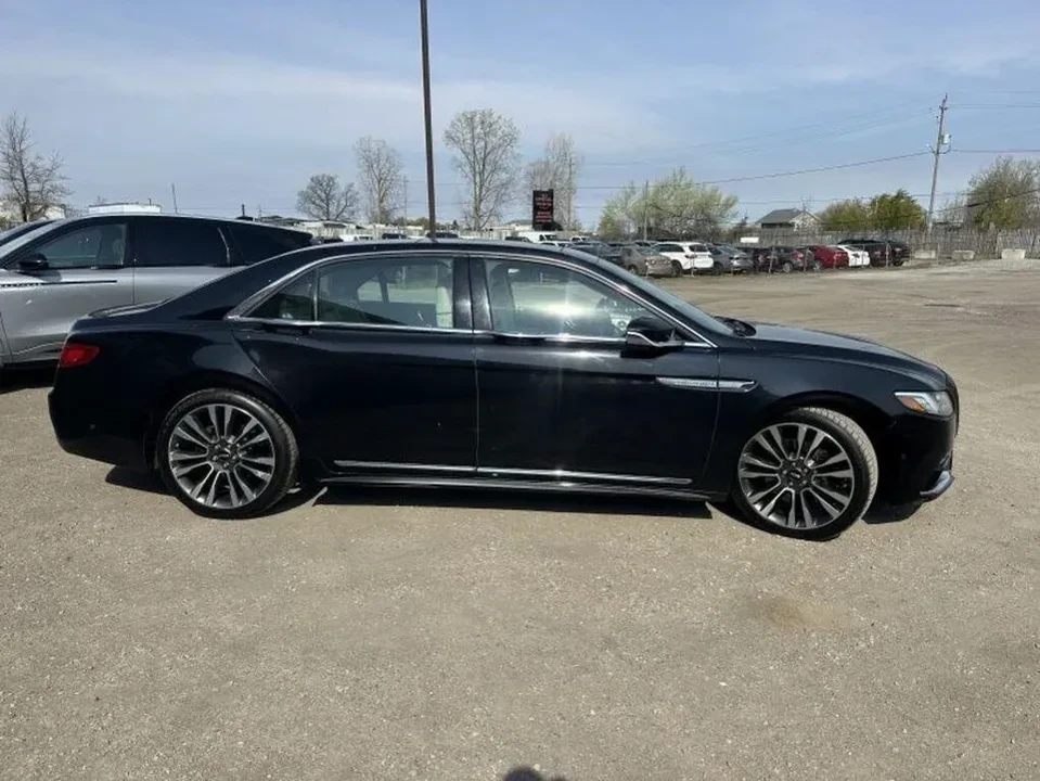 2017 Lincoln Continental 10th Gen - Image 3 of 8