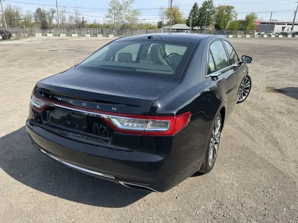 2017 Lincoln Continental 10th Gen - Image 4 of 8