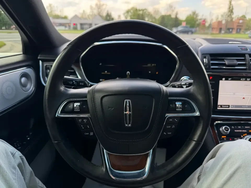 2017 Lincoln Continental 10th Gen - Image 12 of 14