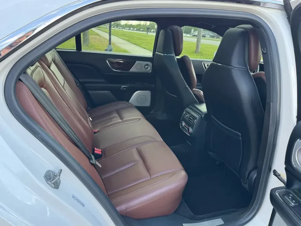 2017 Lincoln Continental 10th Gen - Image 10 of 14