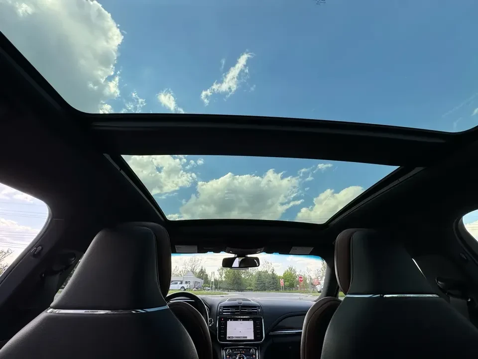 2017 Lincoln Continental 10th Gen - Image 9 of 14