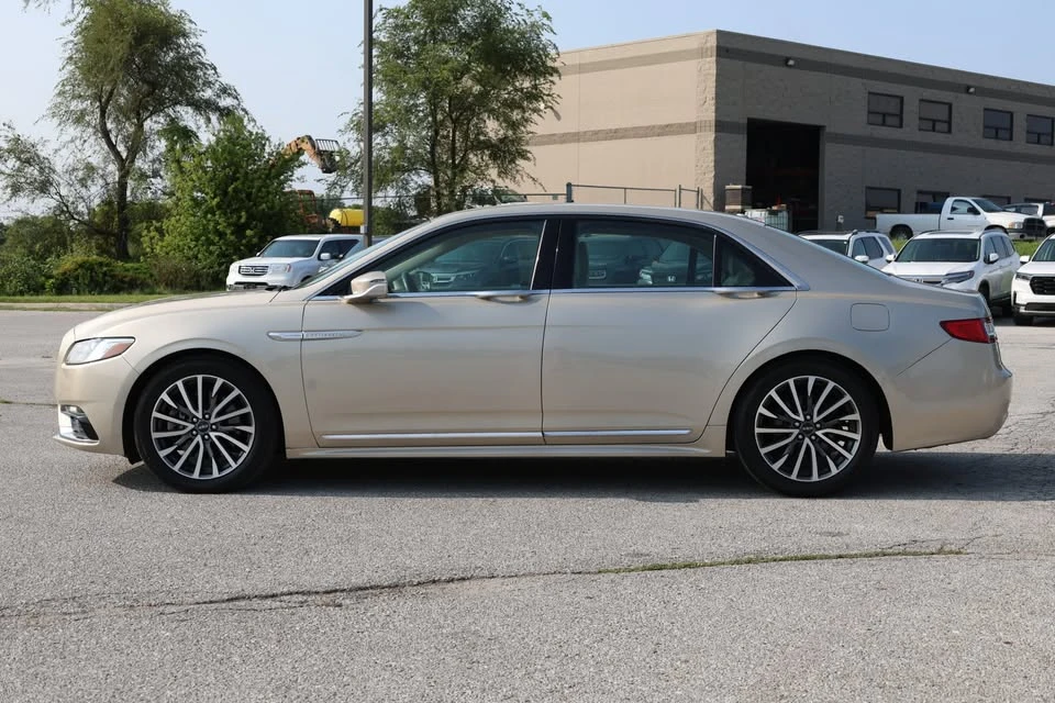 2017 Lincoln Continental 10th Gen - Image 8 of 20