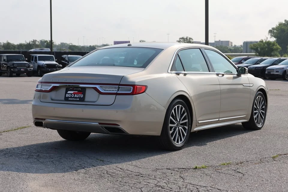 2017 Lincoln Continental 10th Gen - Image 9 of 20