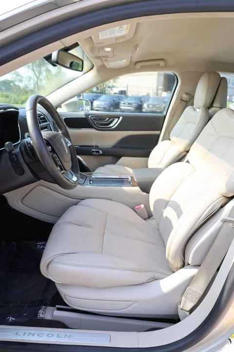 2017 Lincoln Continental 10th Gen - Image 12 of 20