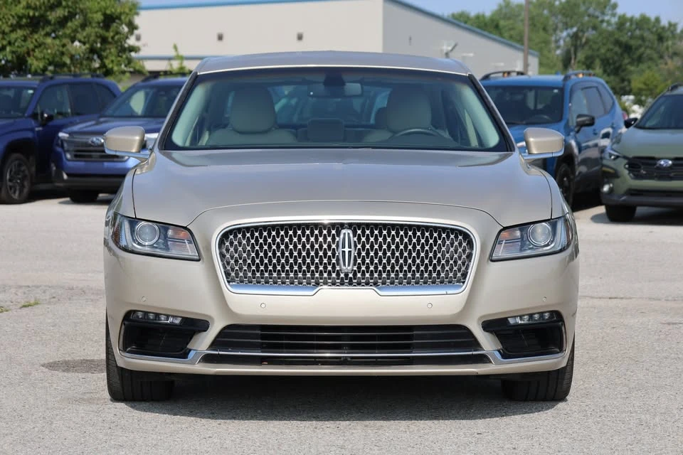 2017 Lincoln Continental 10th Gen - Image 2 of 20