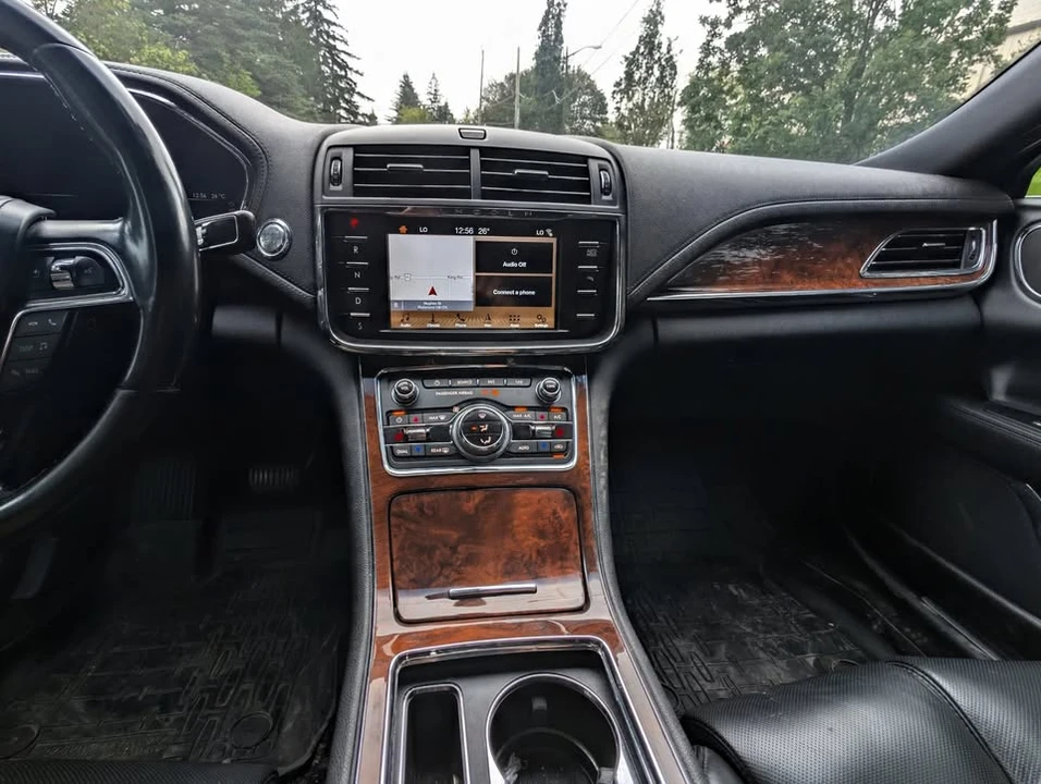 2017 Lincoln Continental 10th Gen - Image 12 of 15