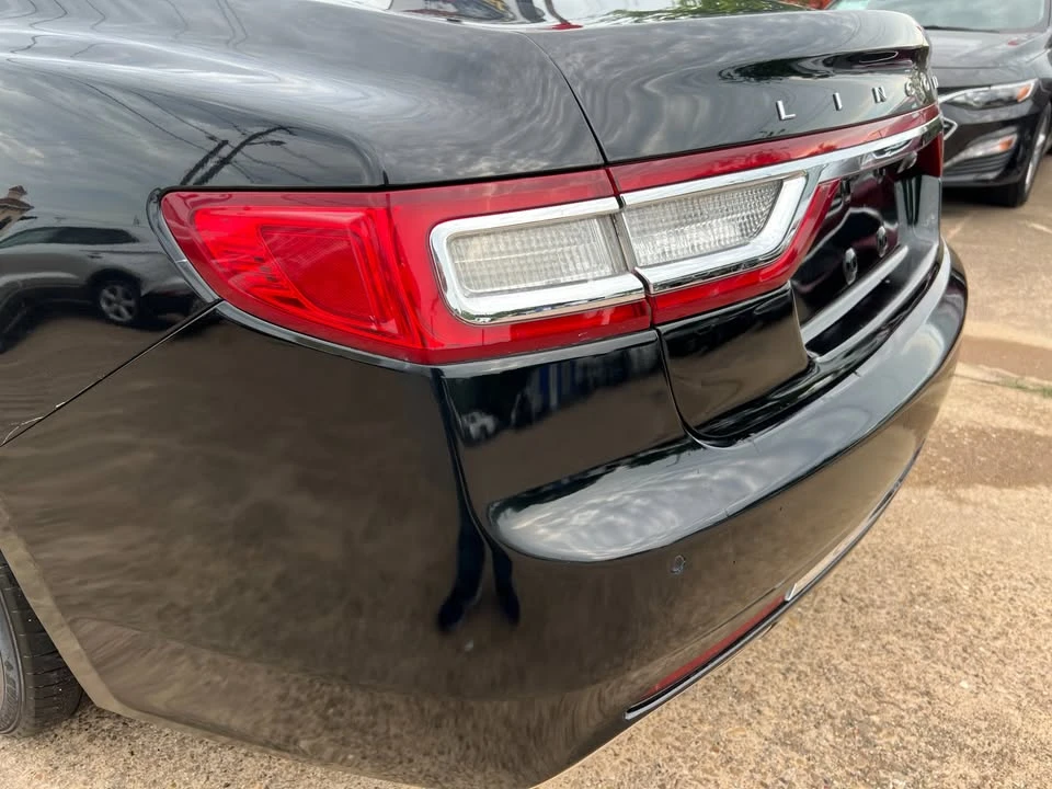 2017 Lincoln Continental 10th Gen - Image 11 of 20