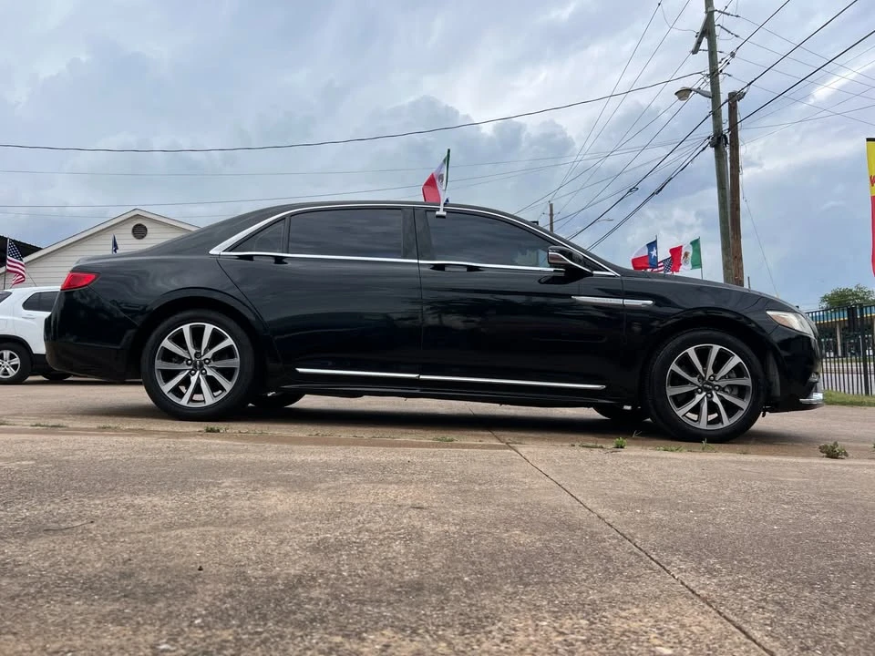 2017 Lincoln Continental 10th Gen - Image 4 of 20
