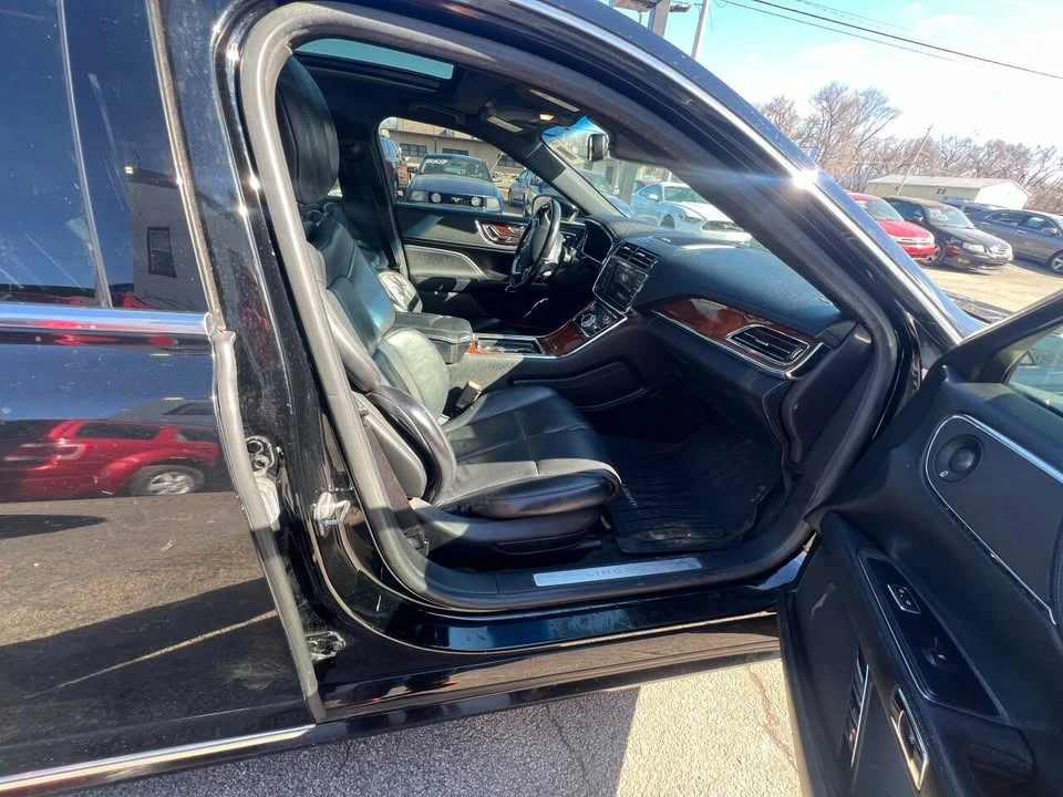 2017 Lincoln Continental 10th Gen - Image 6 of 7