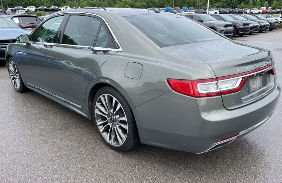 2017 Lincoln Continental 10th Gen - Image 3 of 8