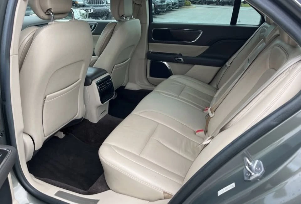 2017 Lincoln Continental 10th Gen - Image 6 of 8