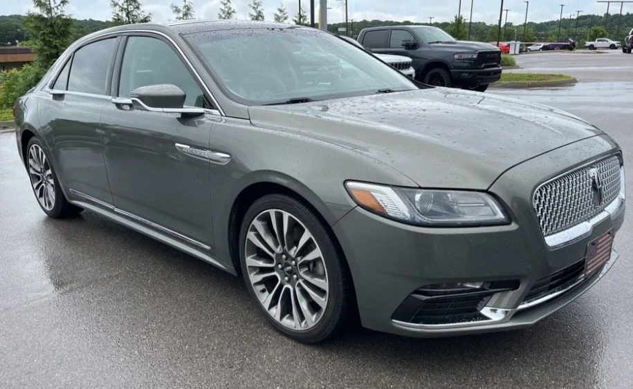 2017 Lincoln Continental 10th Gen - Image 2 of 8