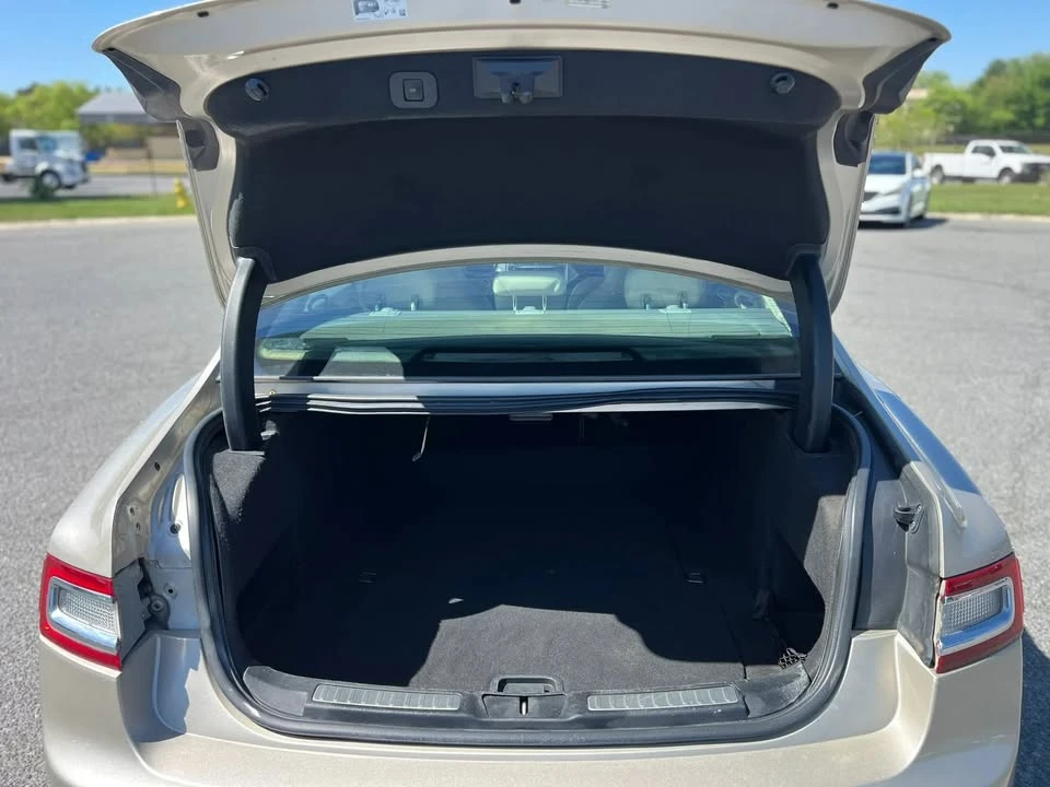 2017 Lincoln Continental 10th Gen - Image 7 of 20