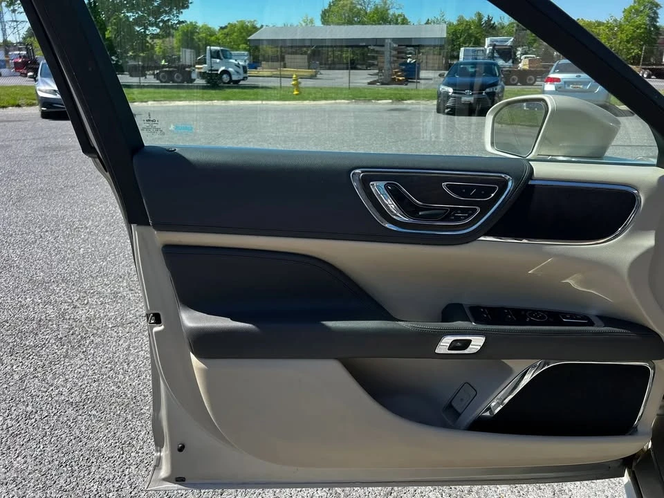 2017 Lincoln Continental 10th Gen - Image 20 of 20