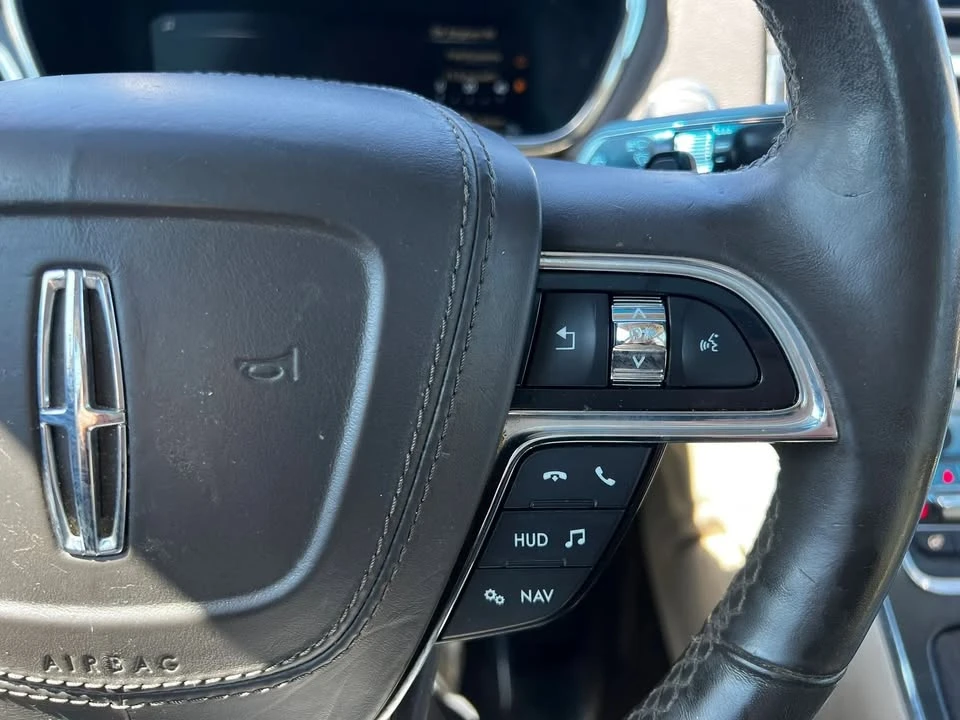 2017 Lincoln Continental 10th Gen - Image 13 of 20