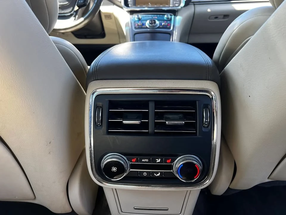 2017 Lincoln Continental 10th Gen - Image 16 of 20
